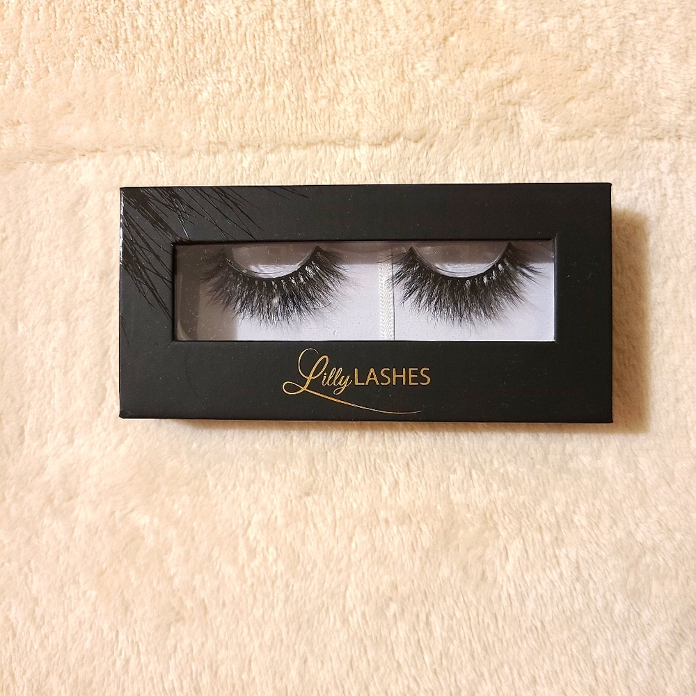 False Lashes by Lilly Lashes